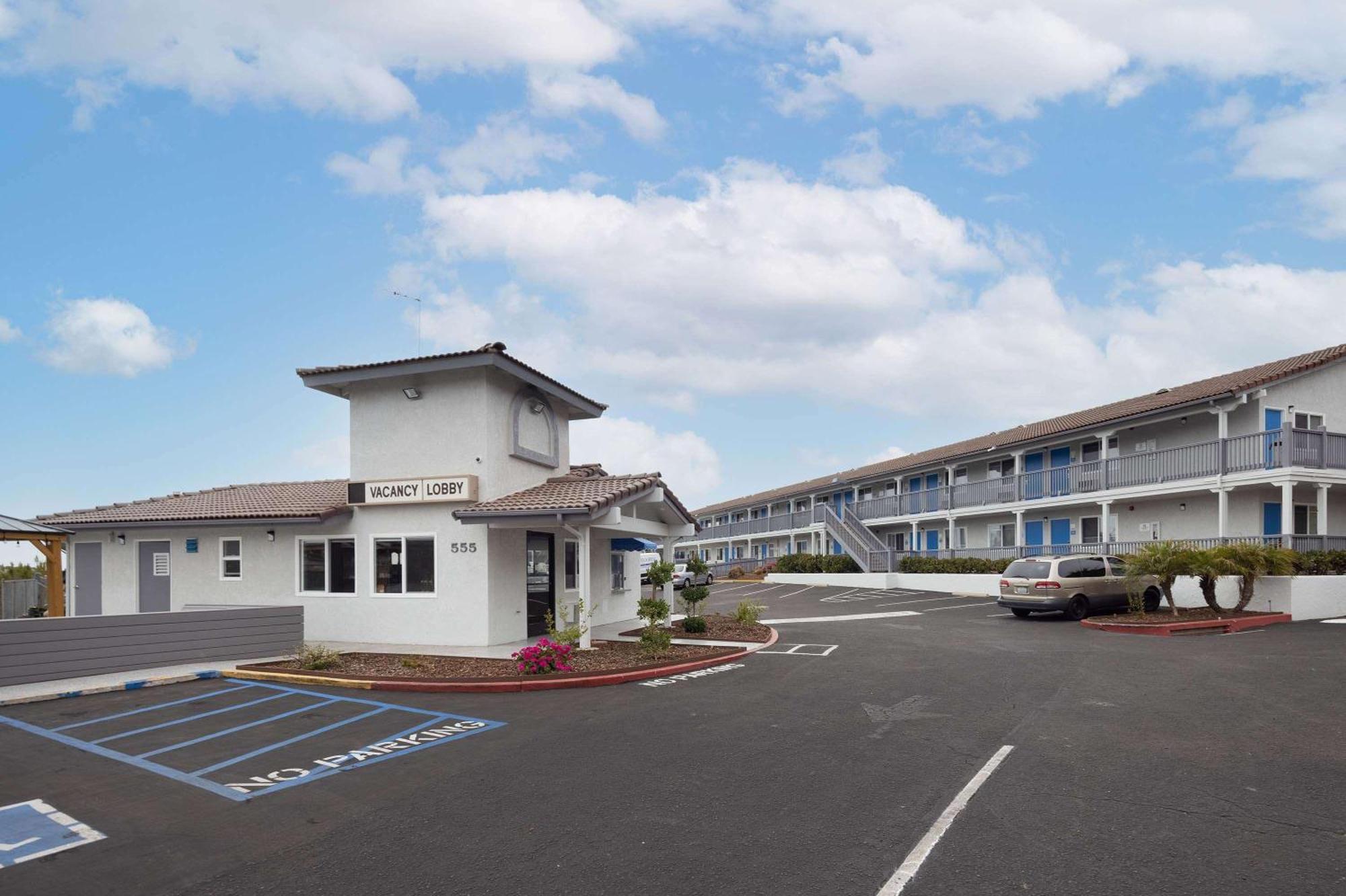 Days Inn By Wyndham Arroyo Grande Pismo Beach Exteriér fotografie